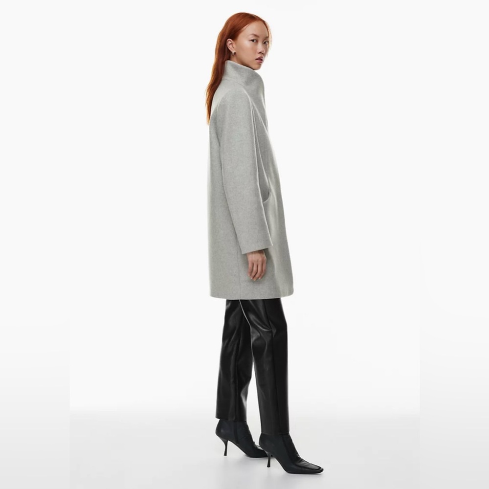 Aritzia - Wilfred - The Cocoon Coat - Picture 2 of 6